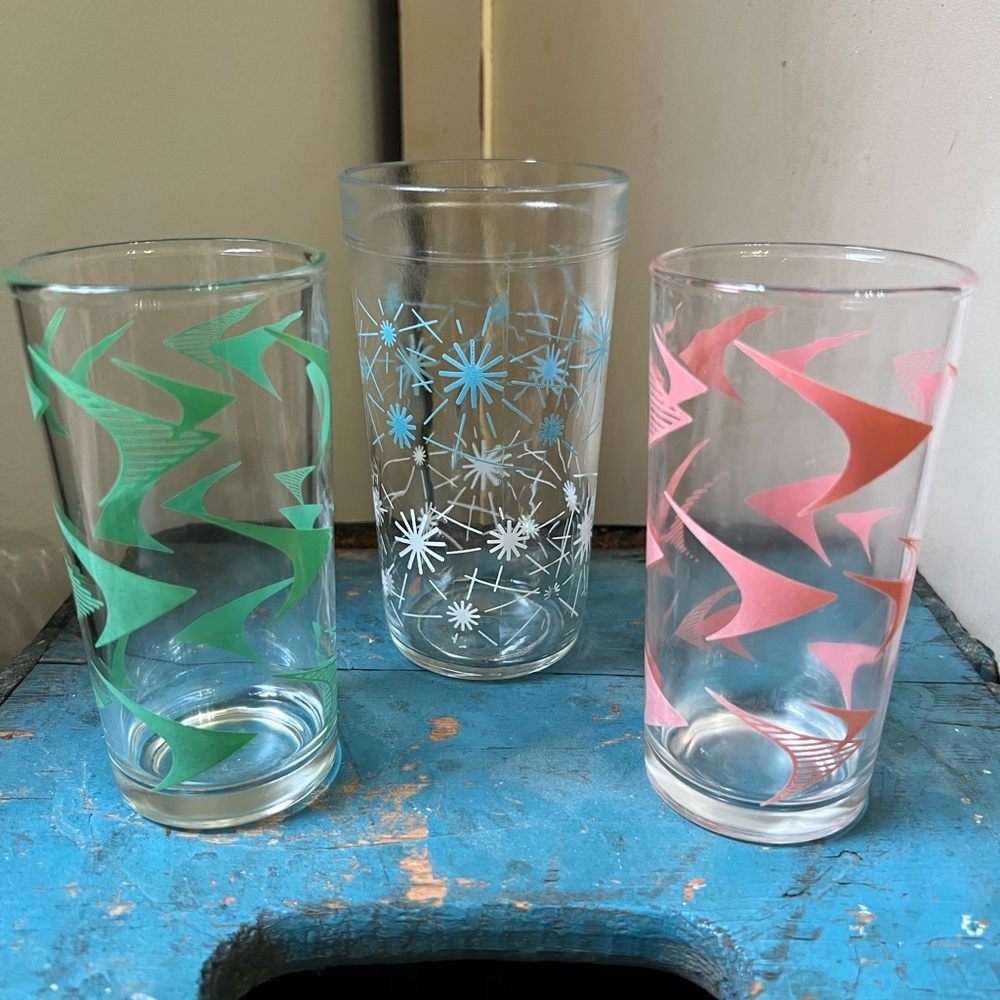 1950s Mod green boomerang and blue starburst juice glasses
Pink is sold